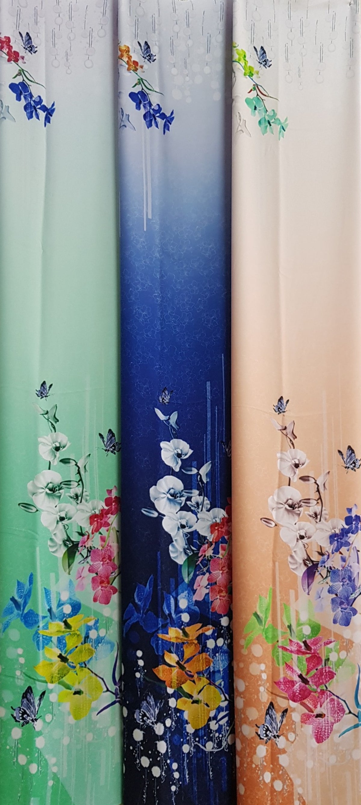 Made-to-measure ao dai by Mark&Vy using high quality, Thai Tuan fabric. Pretty floral motif.