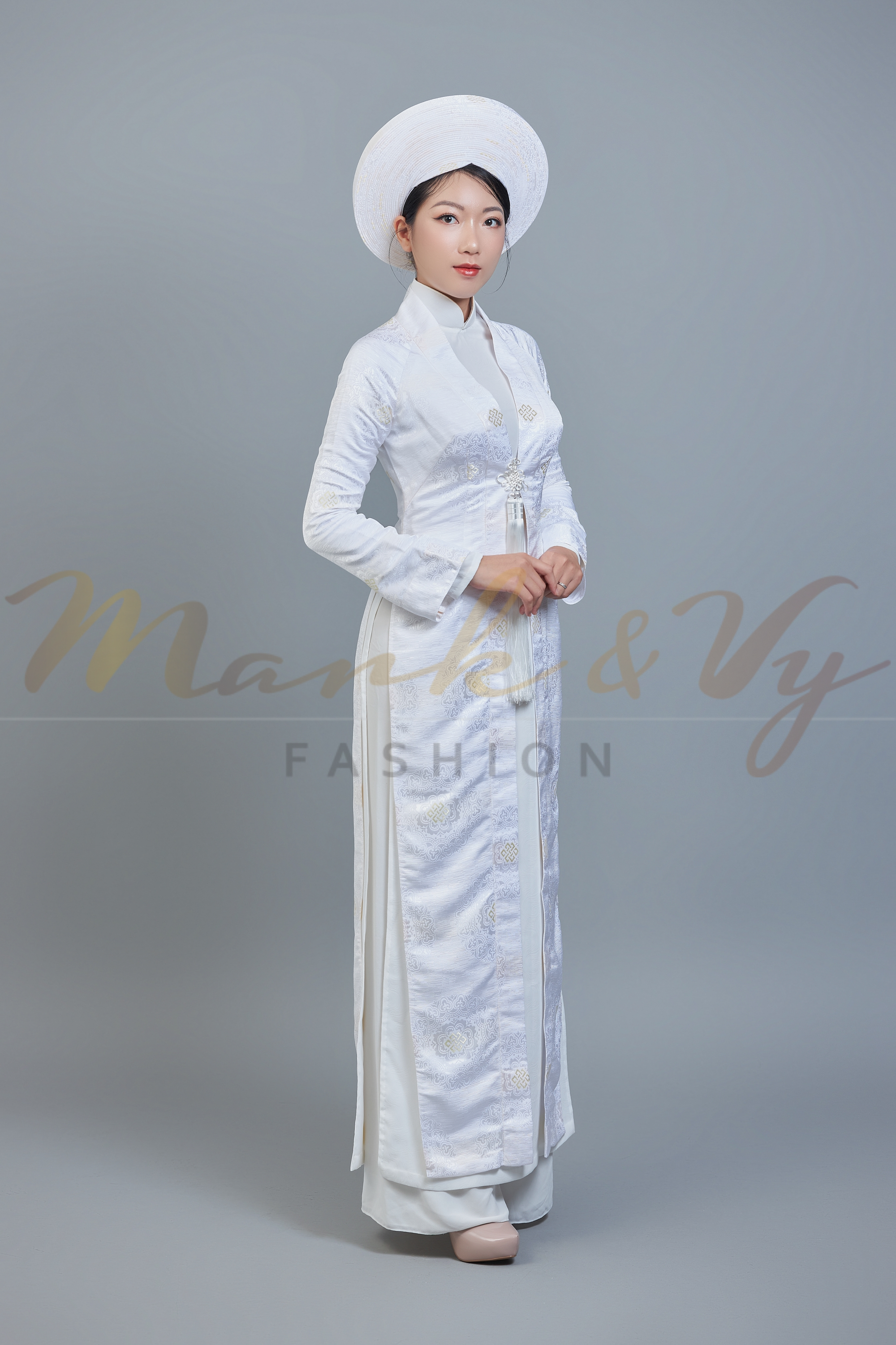 Wedding ao dai Vietnamese long dress in white with traditional robe