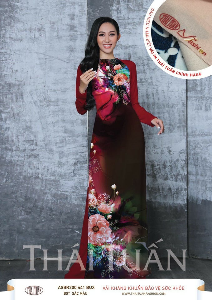 Made-to-measure ao dai by Mark&Vy using high quality, Thai Tuan fabric. Bold & elegant floral motif.