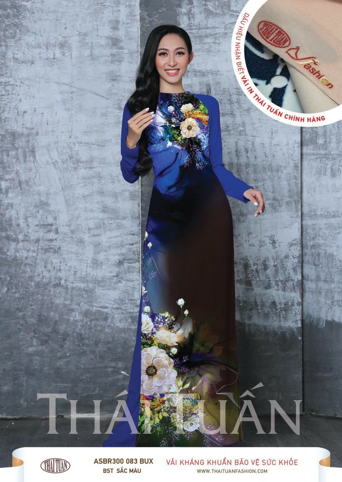 Made-to-measure ao dai by Mark&Vy using high quality, Thai Tuan fabric. Bold & elegant floral motif.