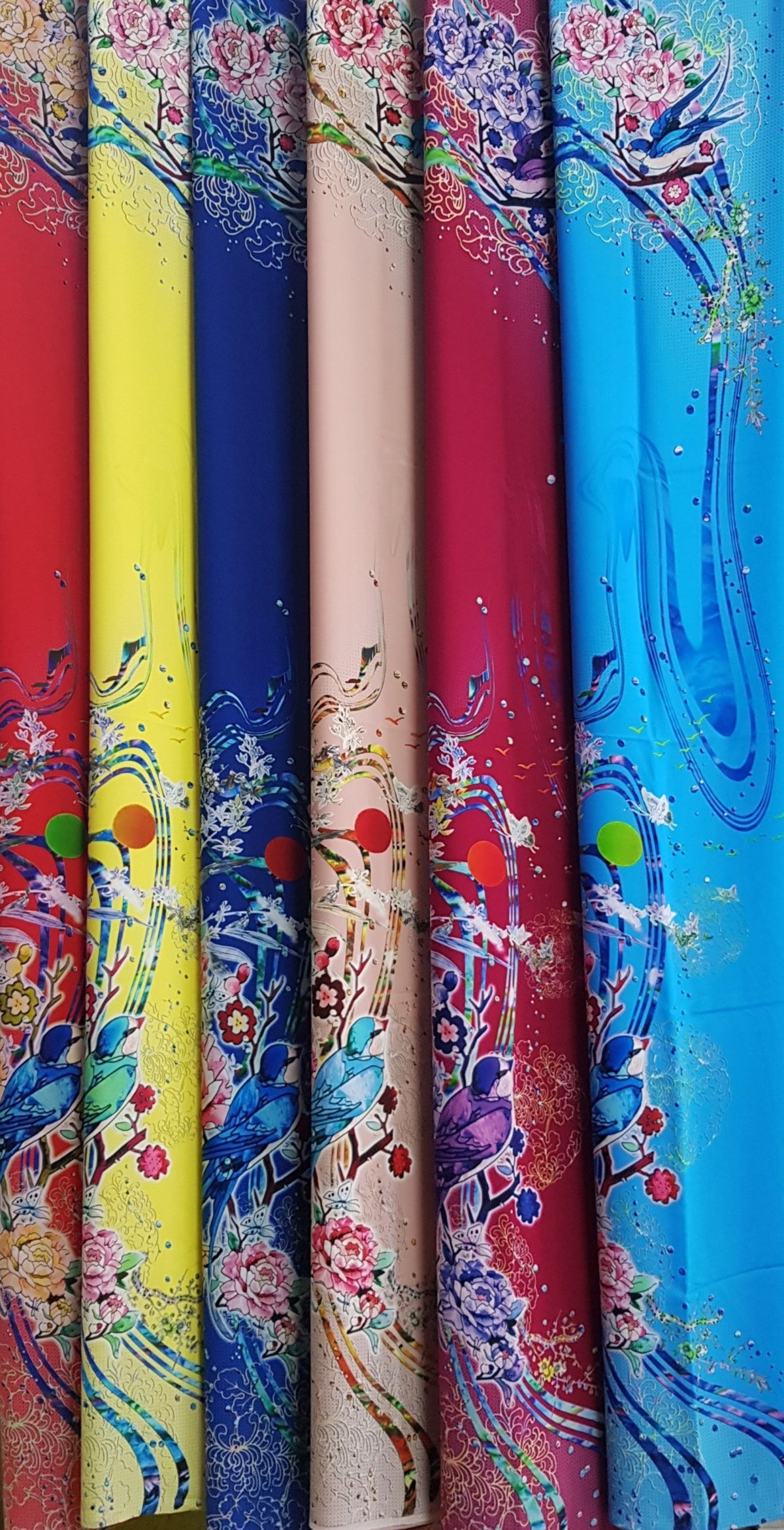 Made-to-measure ao dai by Mark&Vy using high quality, Thai Tuan fabric. Wide range of color options.