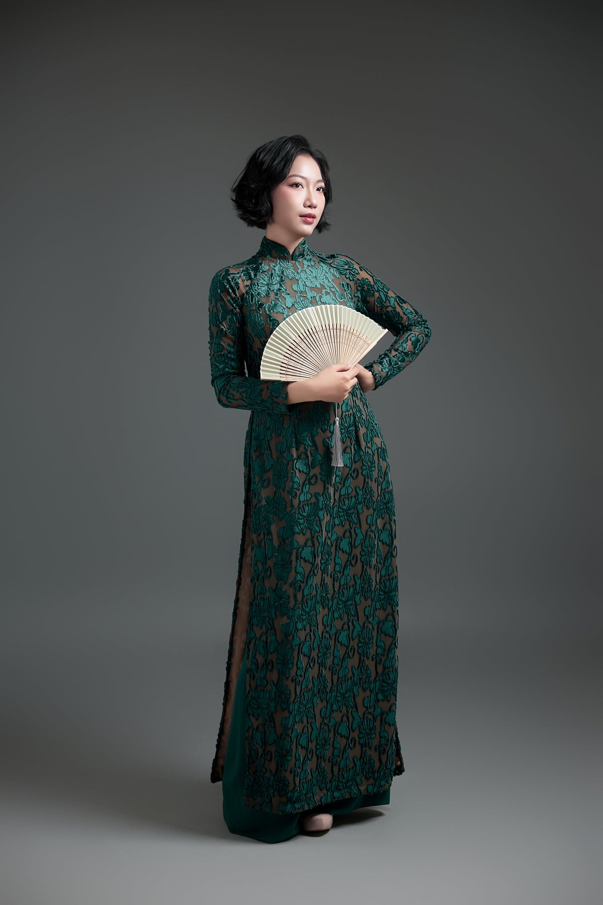 Emerald Velvet Áo Dài with Floral Motif