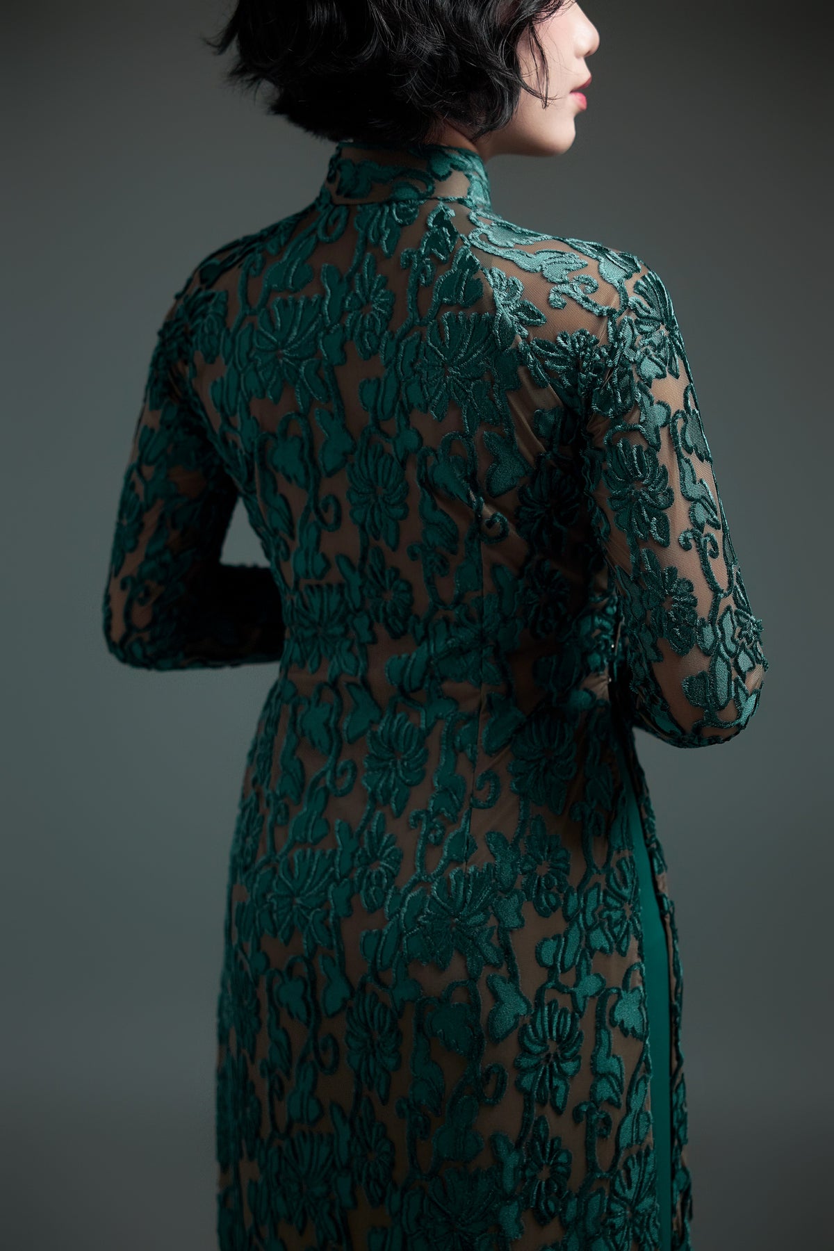 Emerald Velvet Áo Dài with Floral Motif