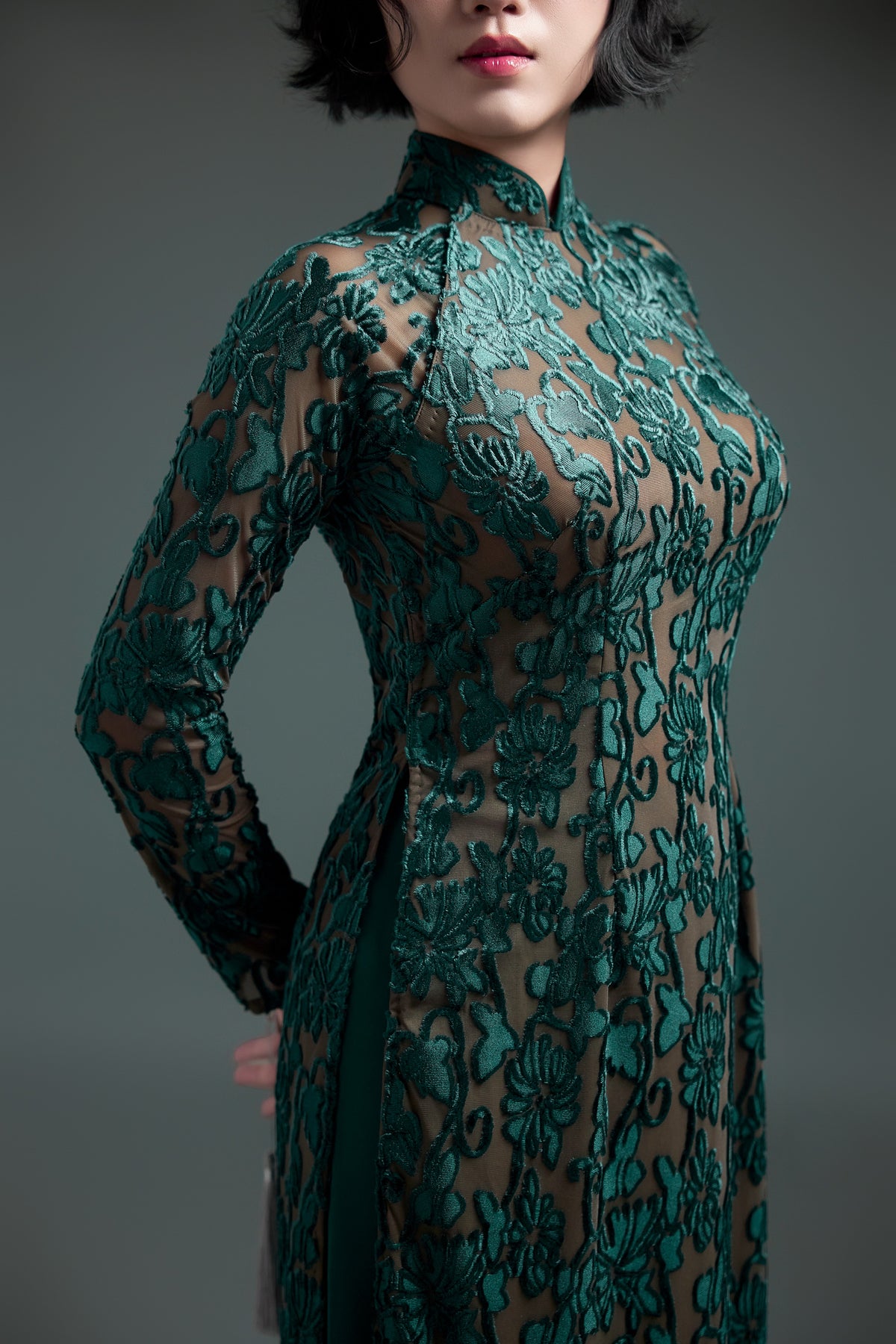 Emerald Velvet Áo Dài with Floral Motif
