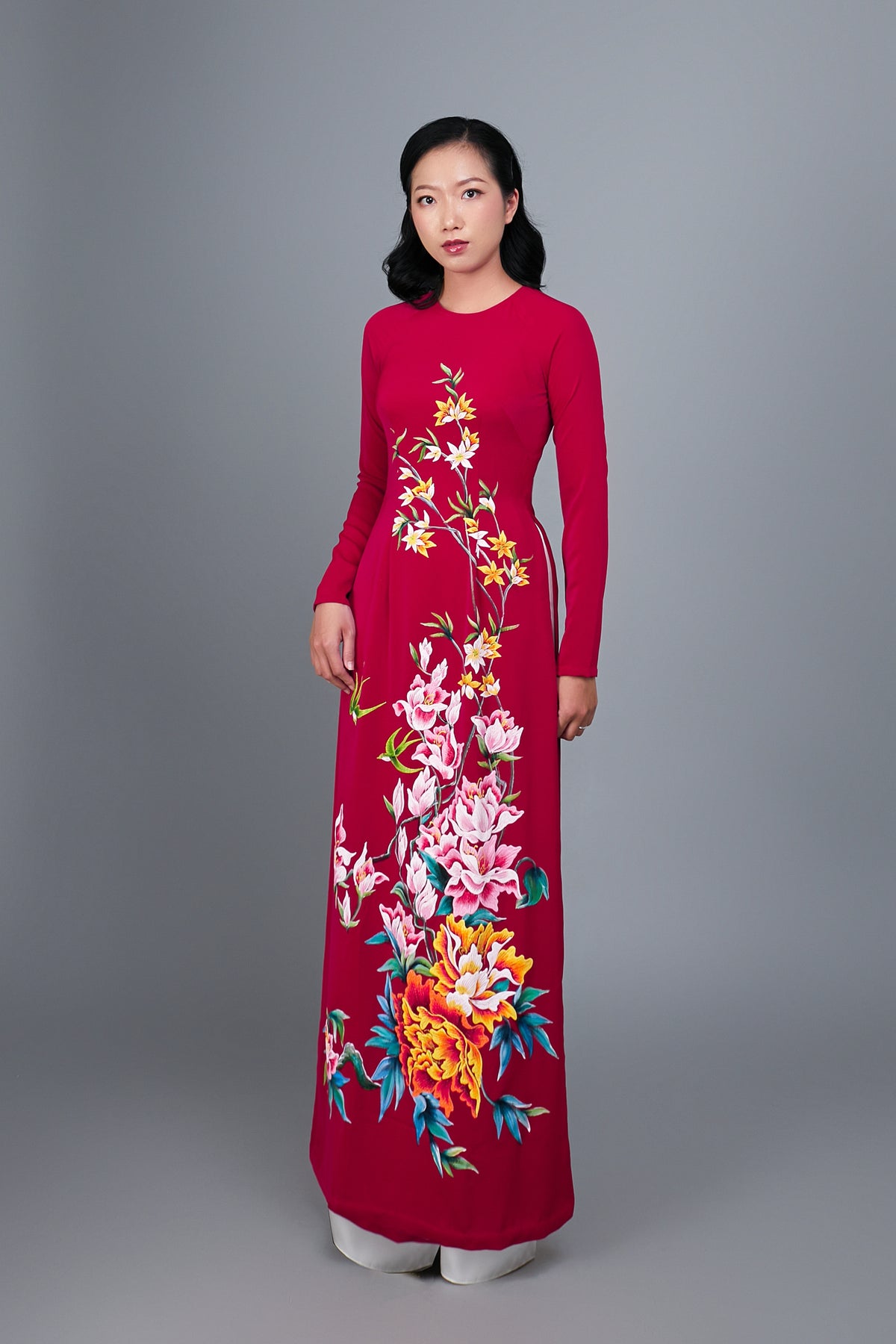 Made to measure ao dai. Hand-painted, floral motif on red silk - Mark ...