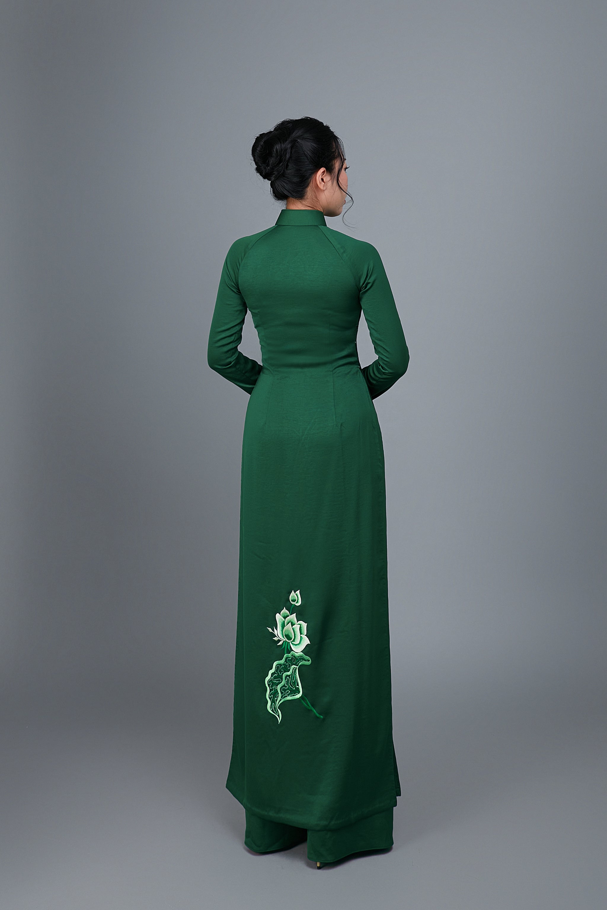 Women's ao dai dress Vietnamese traditional long dress. High quality g